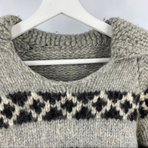 SOLD Vintage tribal print hand knit wool sweater - Picture 3 of 4